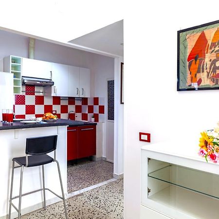 Hostly - Sant'Orsola Suite Apartment ローマ エクステリア 写真