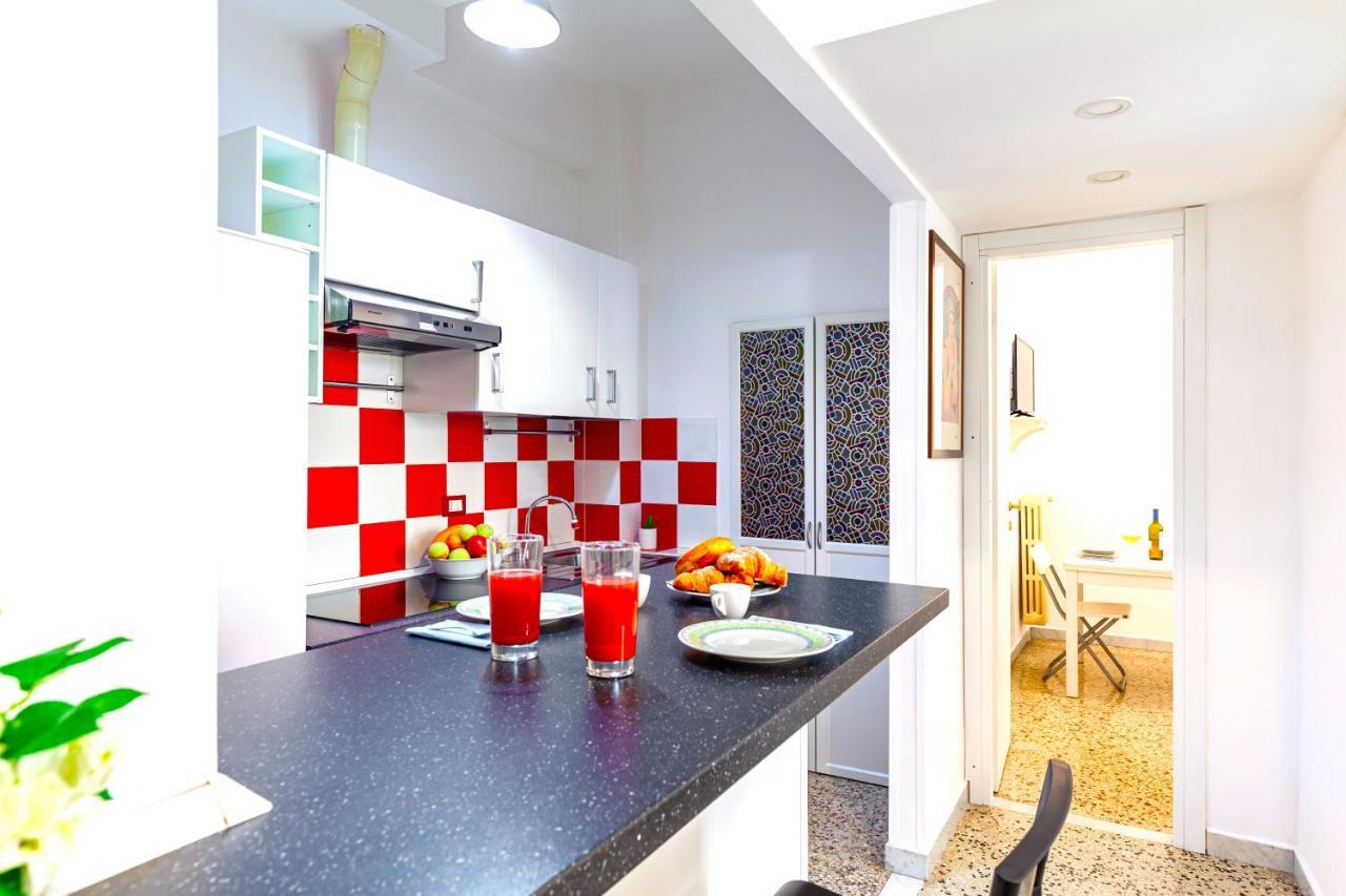 Hostly - Sant'Orsola Suite Apartment ローマ エクステリア 写真